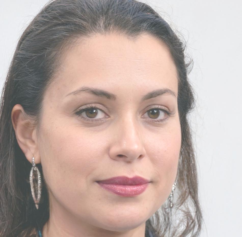 Retrato profesional de Elisenda Fortuny